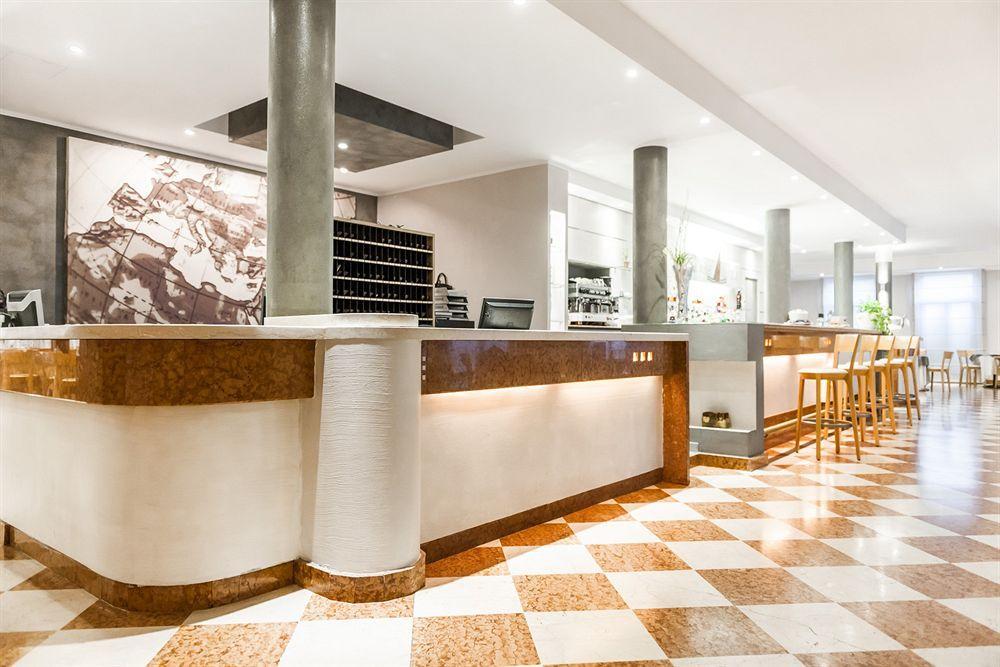 Club Hotel E Residence La Vela Torbole Sul Garda Bagian luar foto