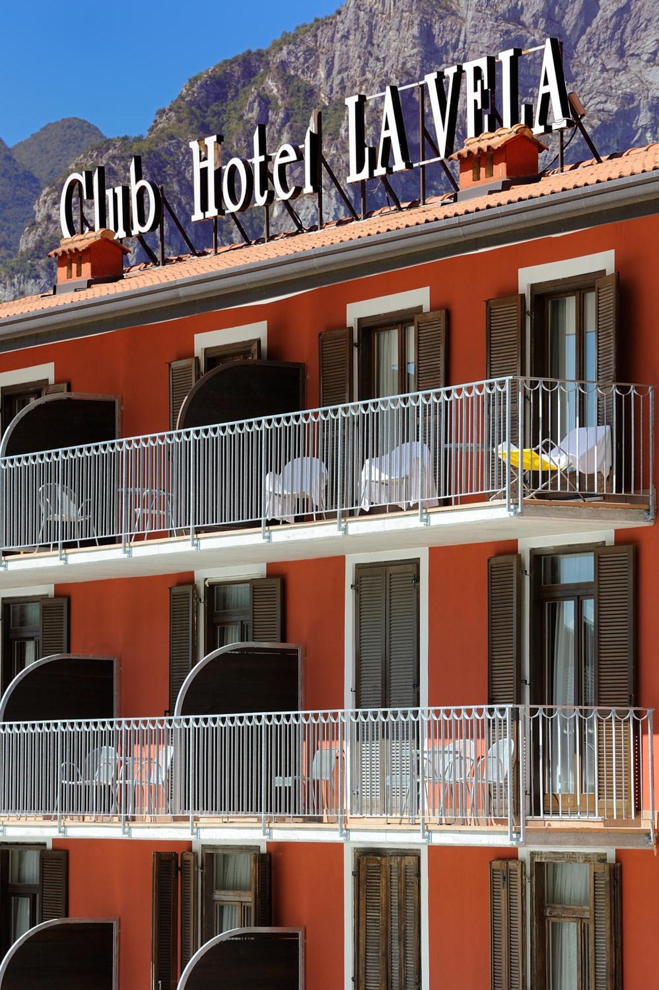 Club Hotel E Residence La Vela Torbole Sul Garda Bagian luar foto