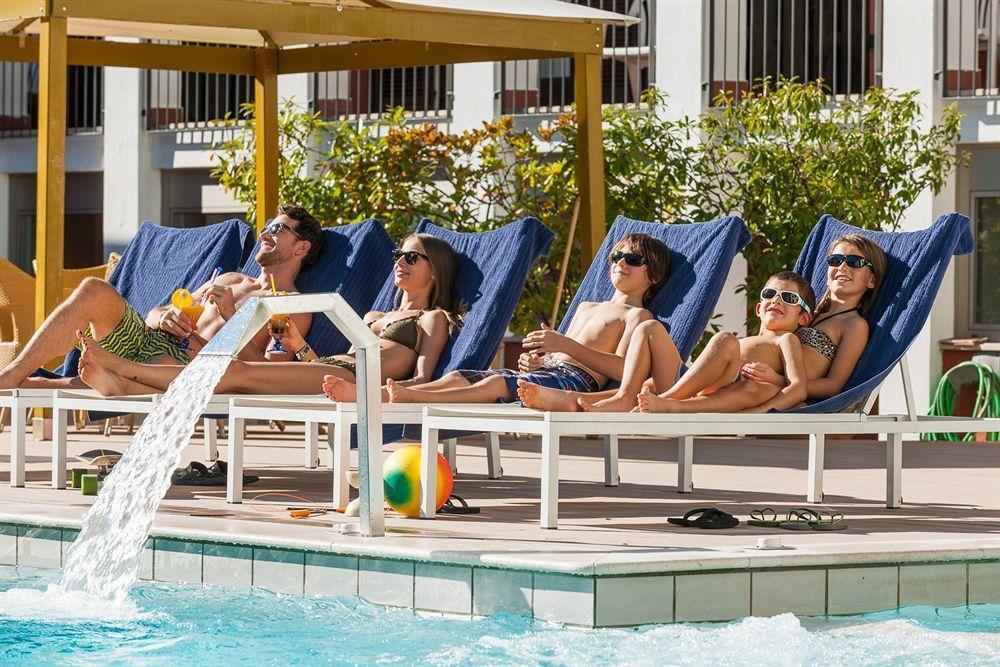 Club Hotel E Residence La Vela Torbole Sul Garda Bagian luar foto