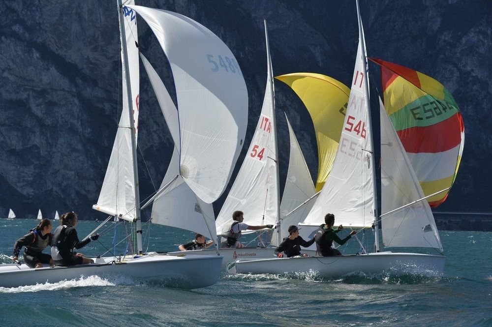 Club Hotel E Residence La Vela Torbole Sul Garda Bagian luar foto
