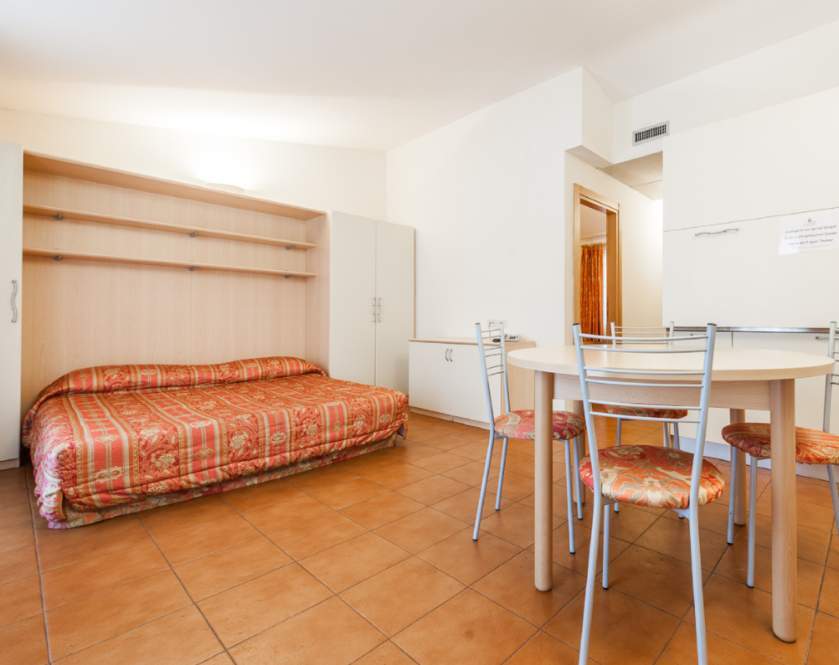 Club Hotel E Residence La Vela Torbole Sul Garda Bagian luar foto